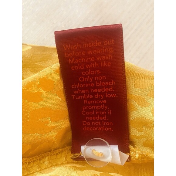 Jennifer Lopez JLO Long Sleeve Yellow/Gold Leopard Print Top Womens Size Small - Picture 6 of 10